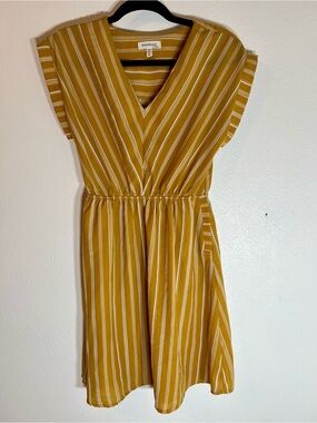 Monteau Los Angeles Striped Cap Sleeve Dress Mustard Gold White - Medium